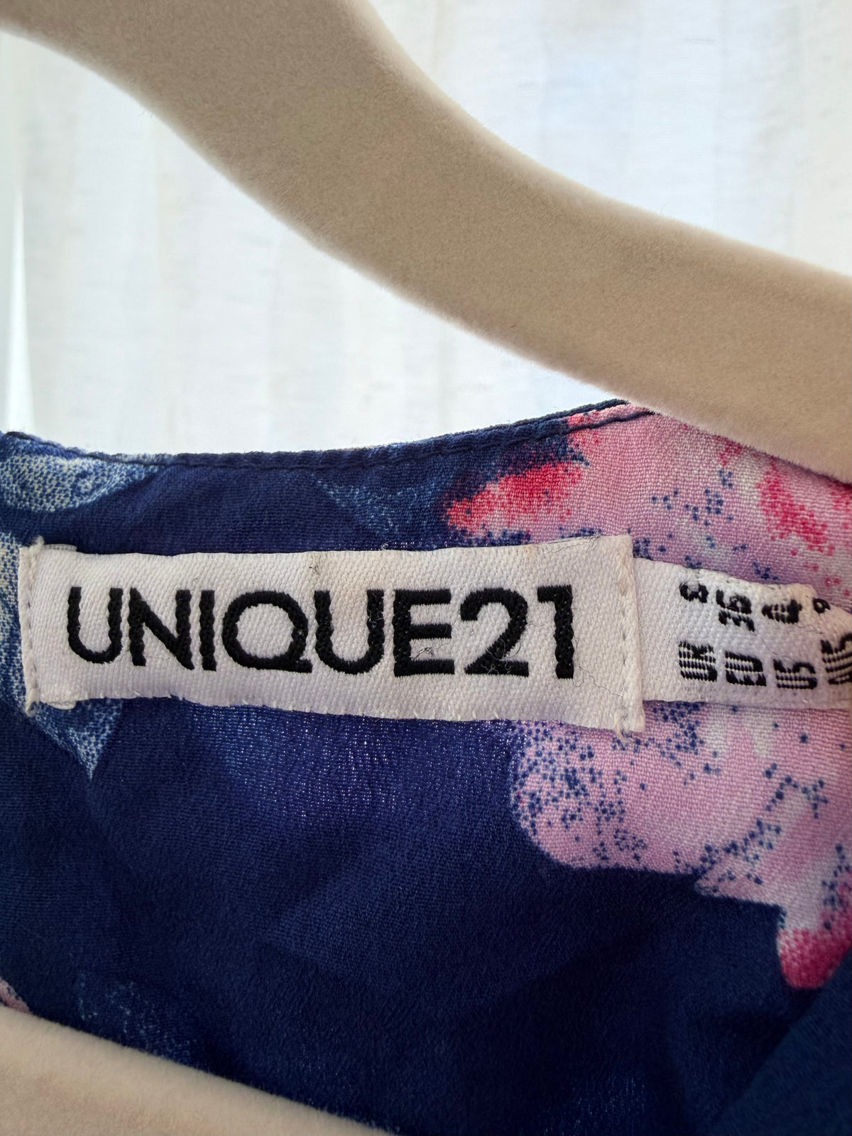 UNIQUE21 Blommig Midiklänning med Drapering