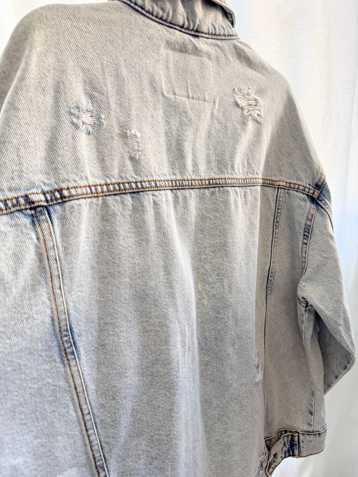 Pull & Bear Oversize Jeansjacka med Slitningar