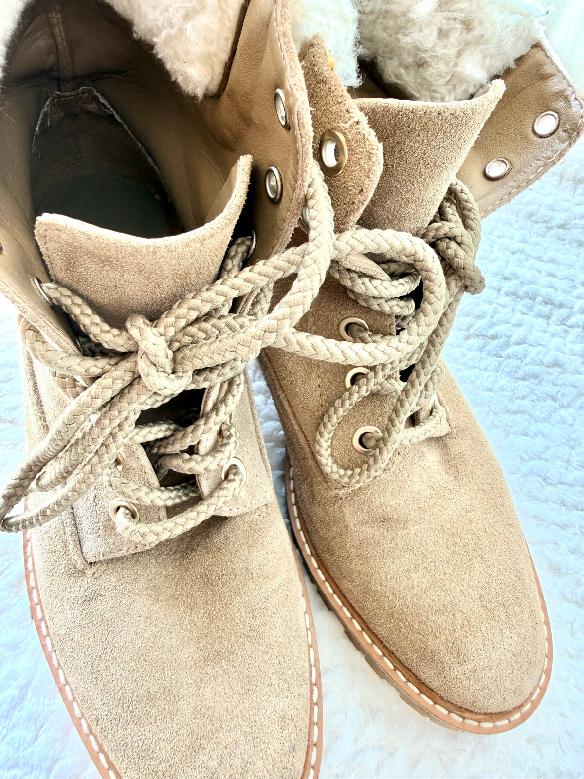 Zara i Beige/Grön Boots
