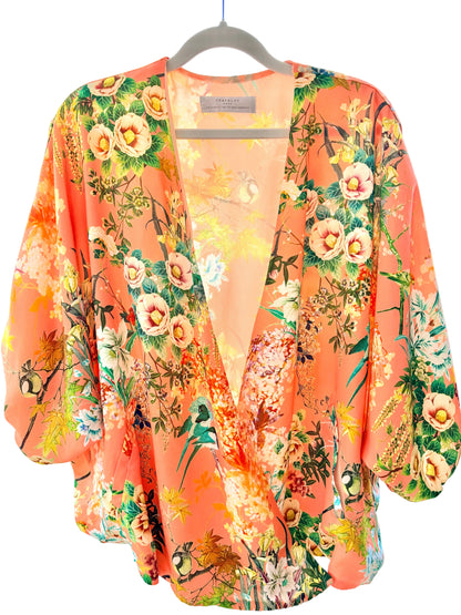 Färgstark blommig kimono