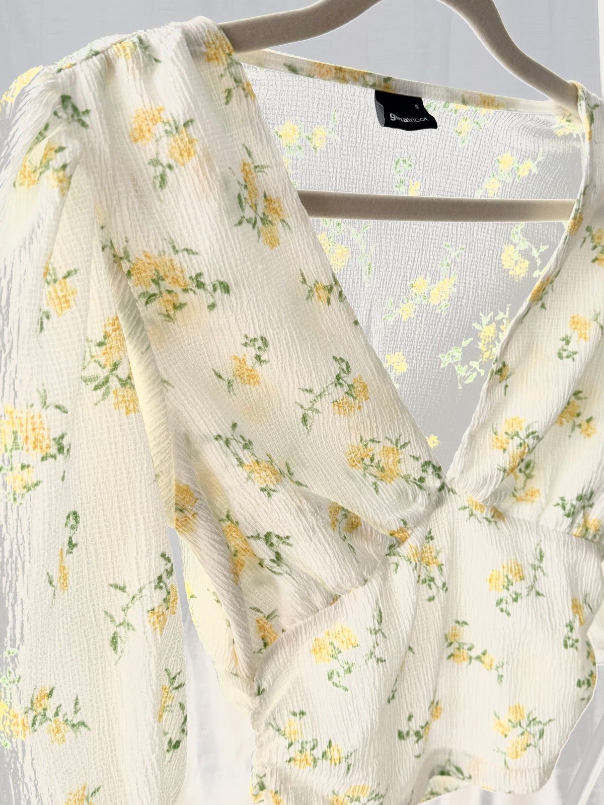 Vit/Gul Blommig Crop Topp