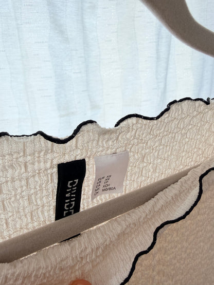Figurnära Off-white Klänning