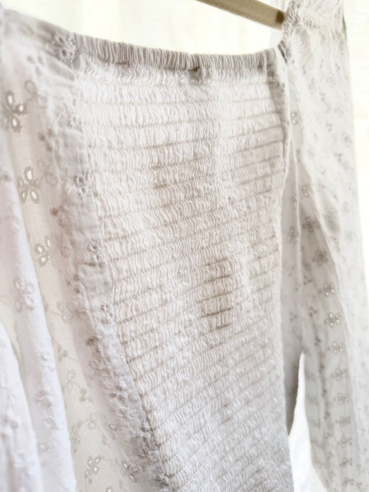 Vit Broderad Blus