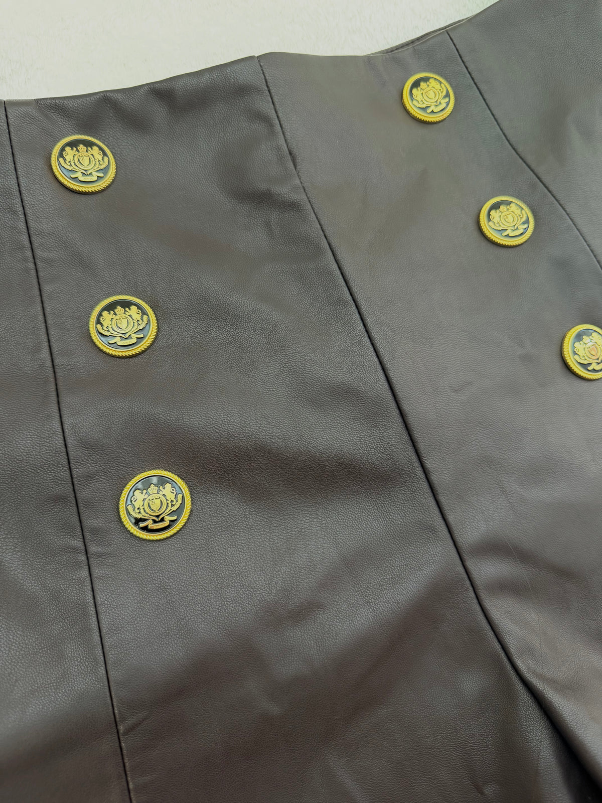 Högmidjade Shorts i Skinnimitation