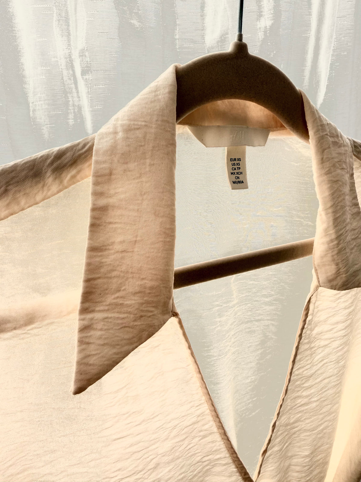 Omlottblus i Offwhite/Ljusbeige
