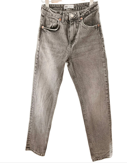 Högmidjade Grå Jeans