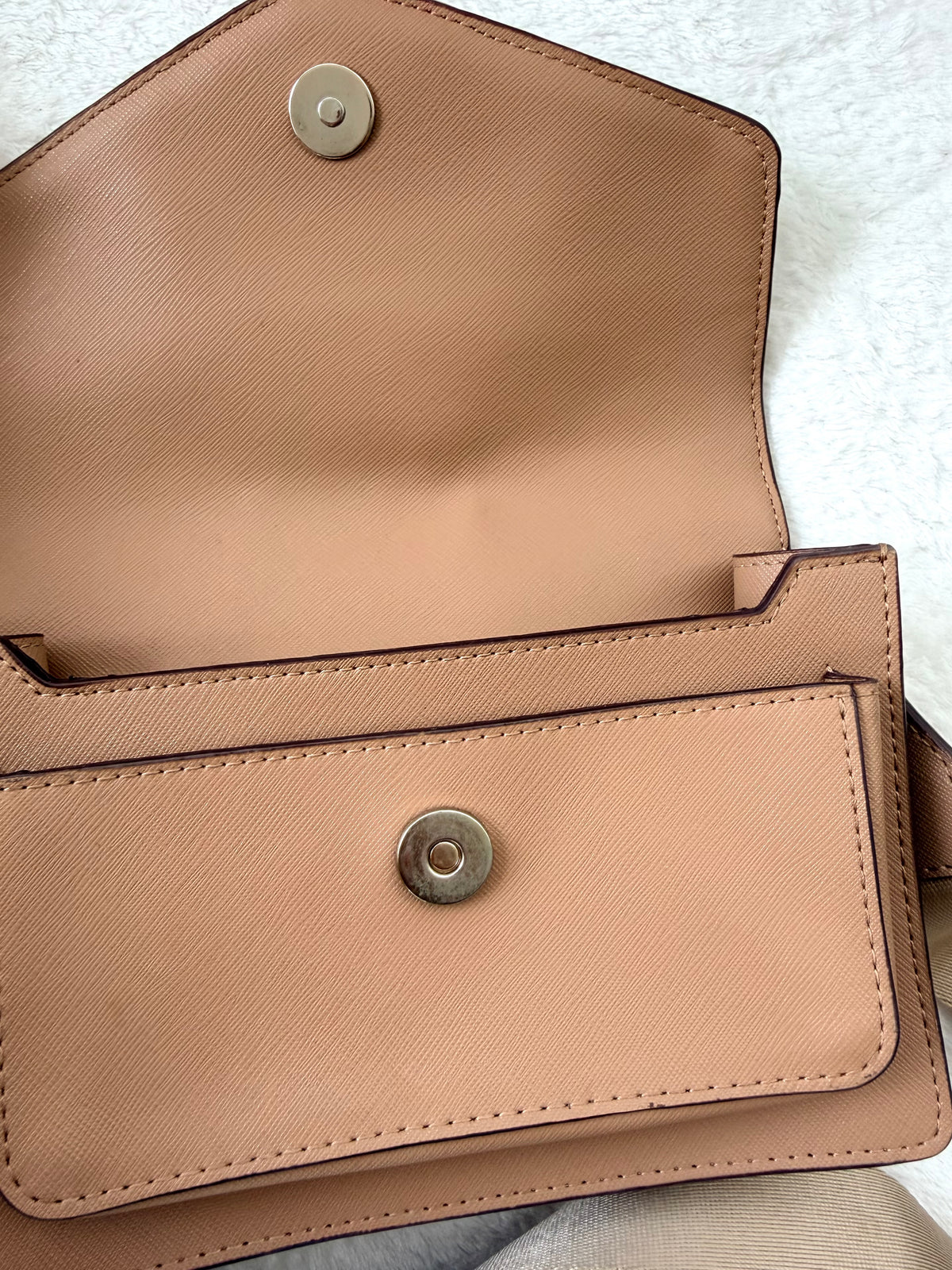 DKNY Flap Crossbody – Beige/Brun