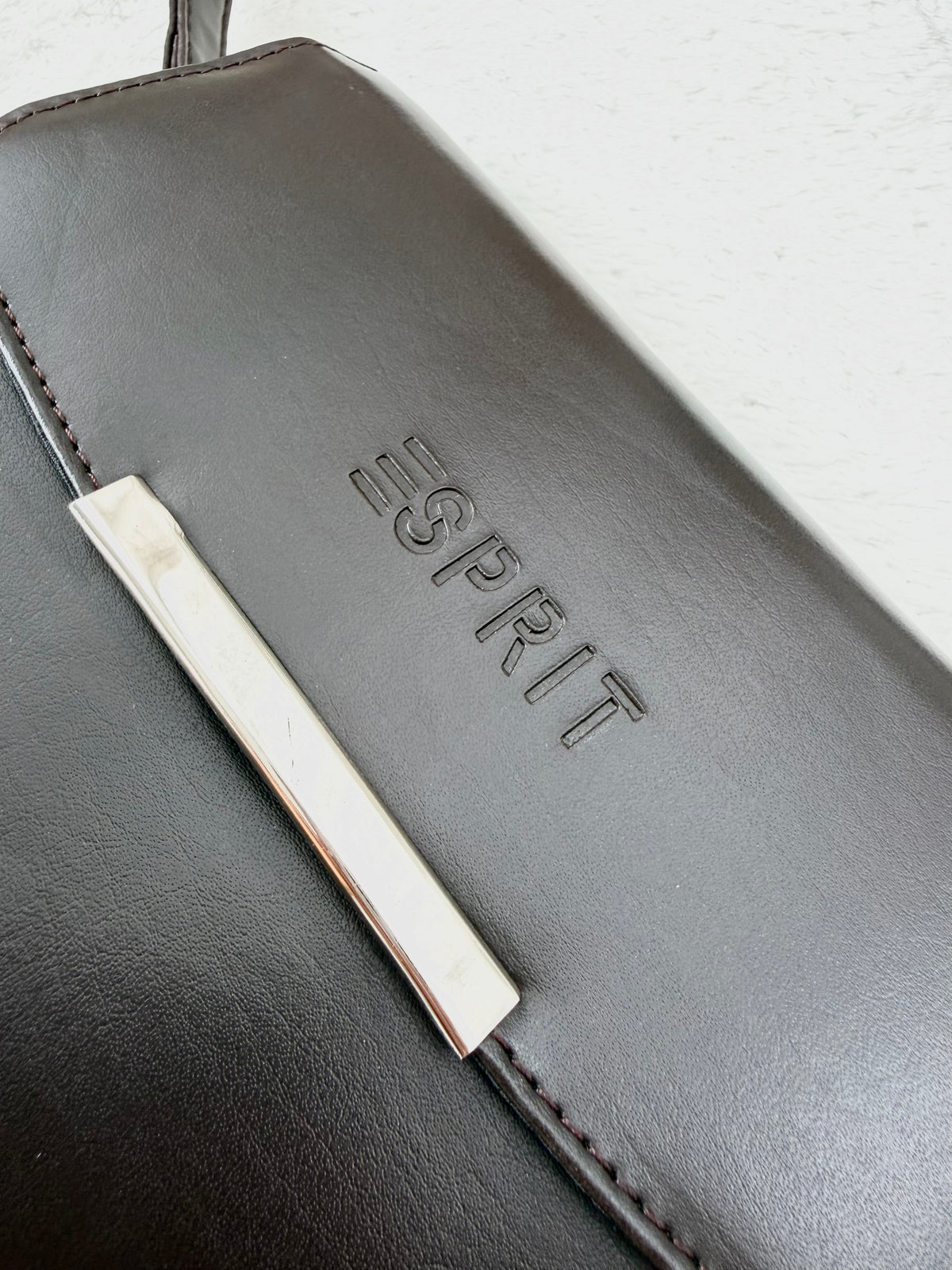 ESPRIT Vintage Axelremsväska