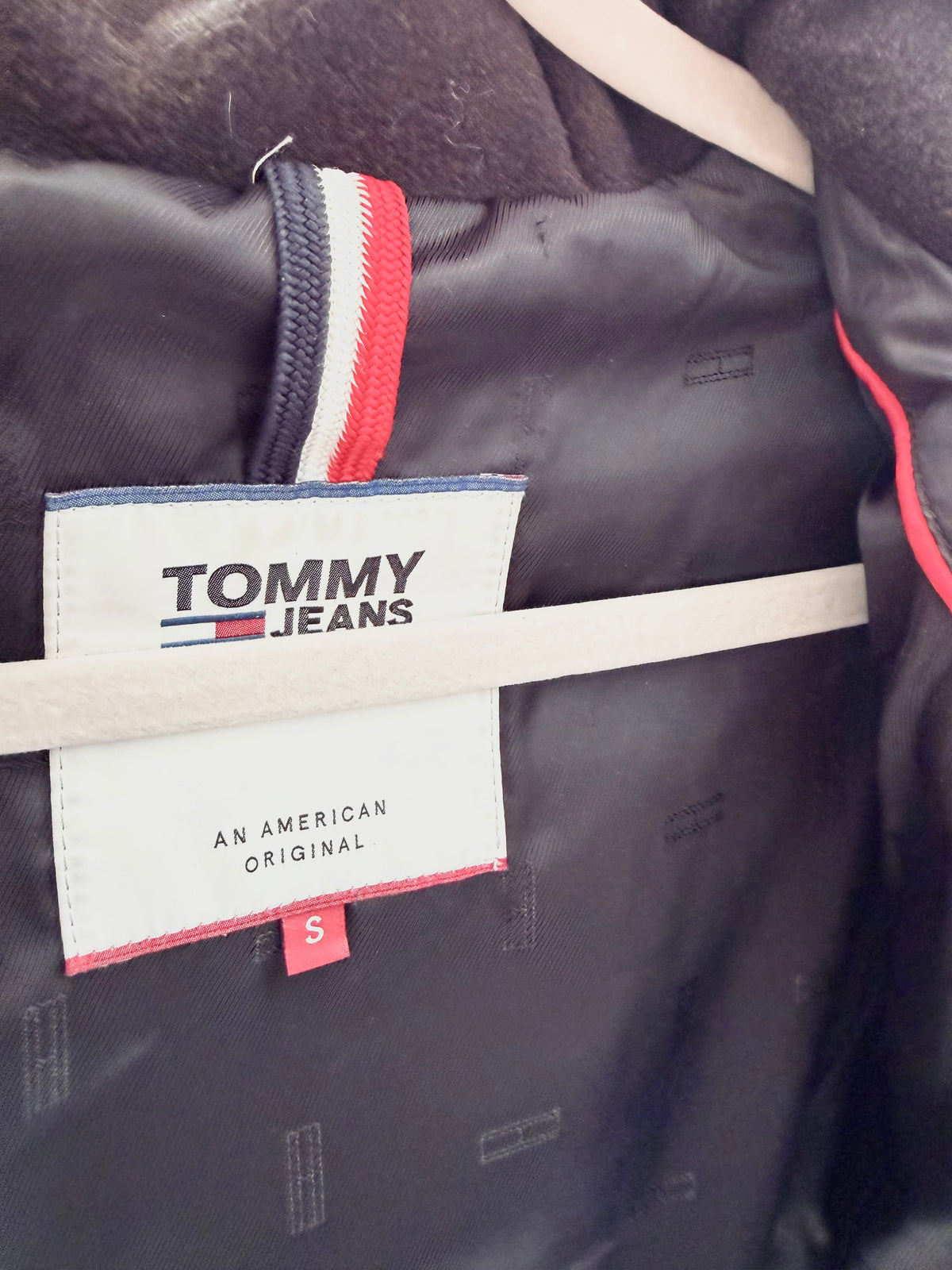 Tommy Jeans Vinterjacka / Dunjacka med Pälshuva