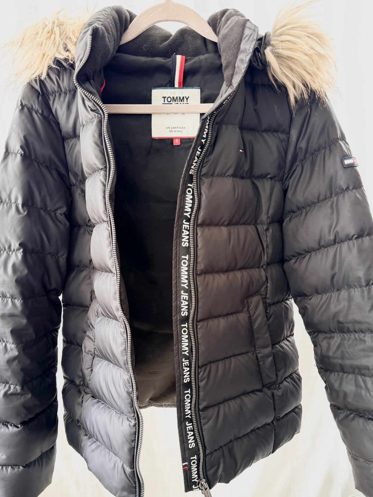 Tommy Jeans Vinterjacka / Dunjacka med Pälshuva