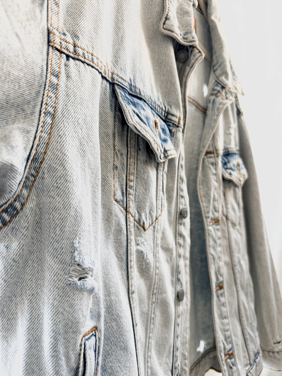 Pull & Bear Oversize Jeansjacka med Slitningar