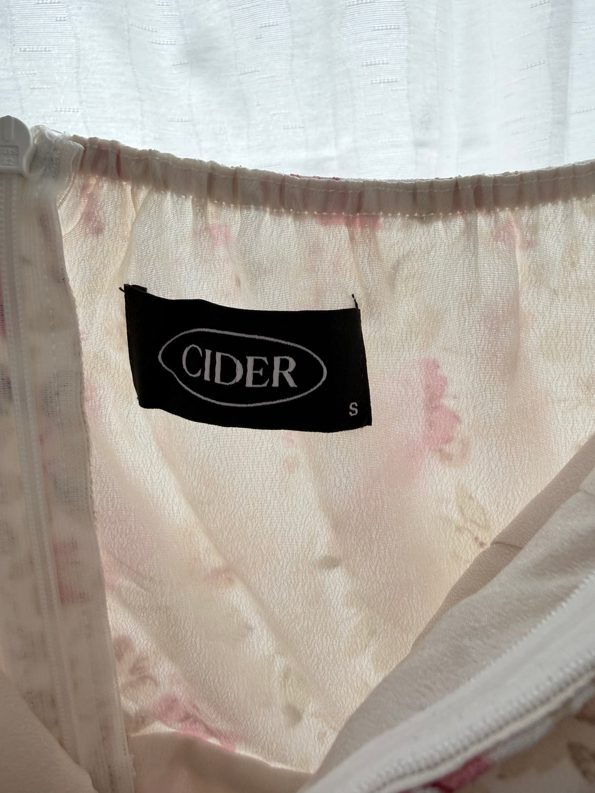 CIDER Blommig Miniklänning med Volanger