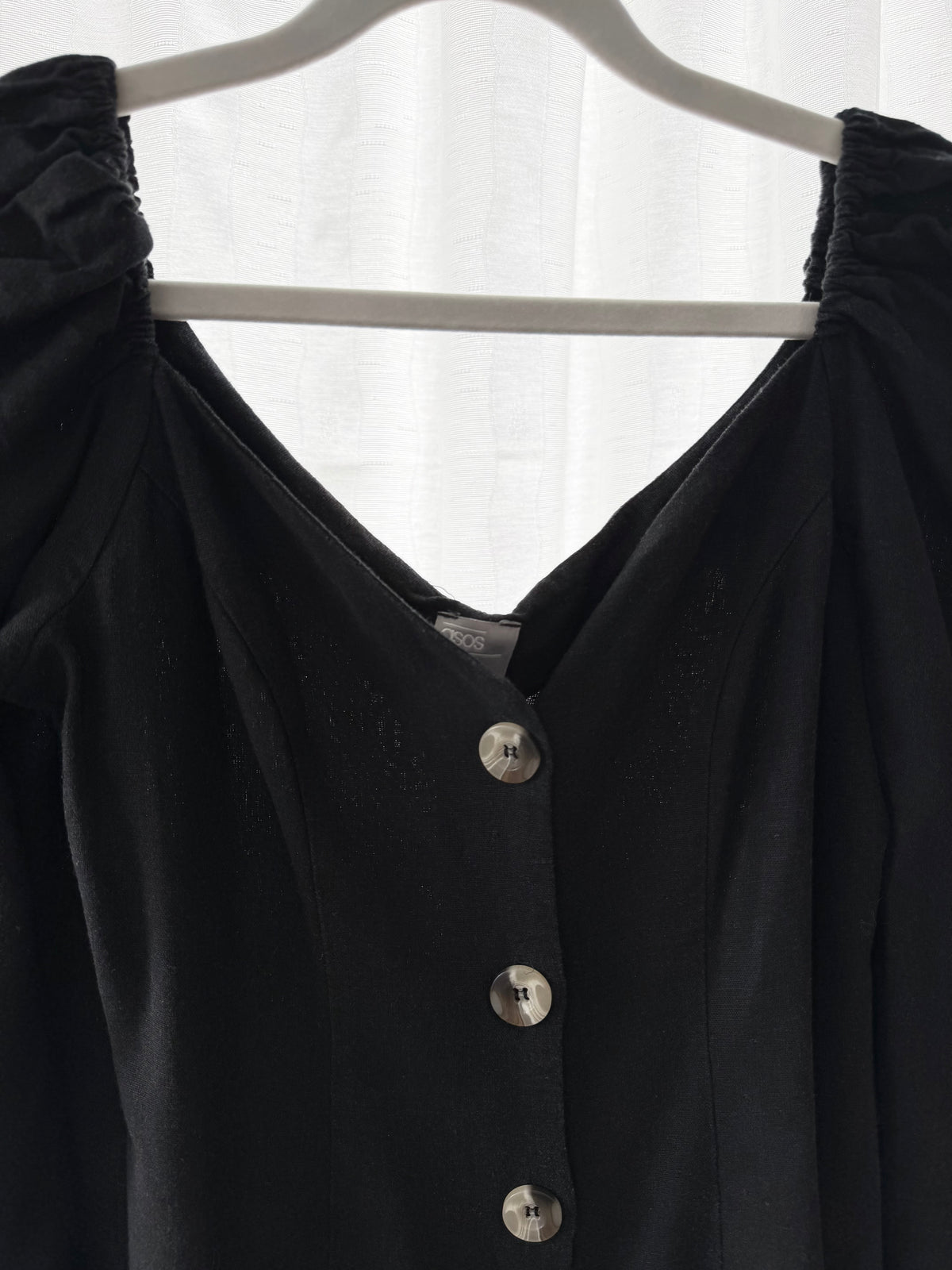 ASOS DESIGN Linneklänning m. Puffärm & Knappar