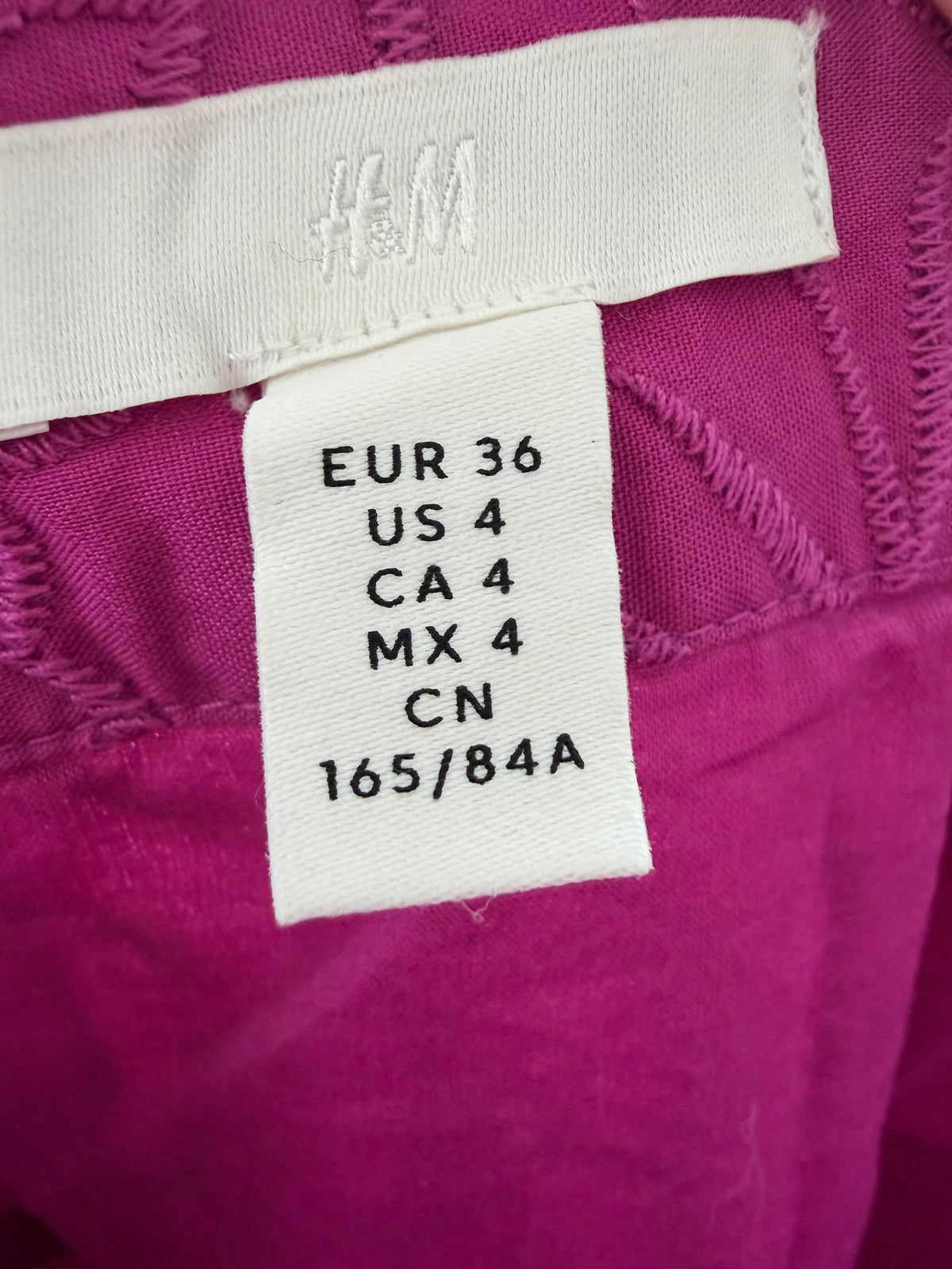 H&M Broderad Miniklänning m. Cut-Outs