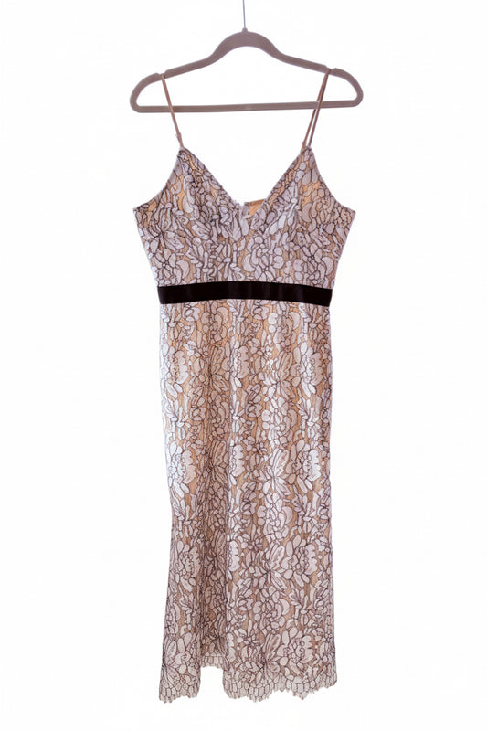 Uttam Boutique Elegans Spetsklänning m. Nudefoder