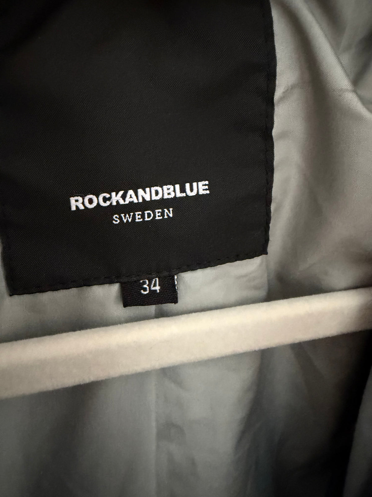 Rockandblue Svart Teddykappa / Curly Faux Fur