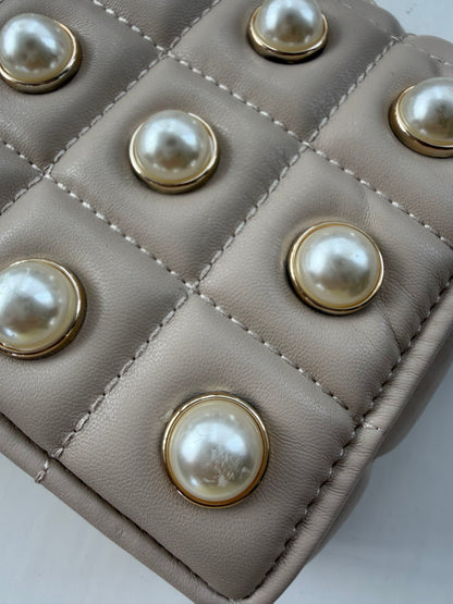 Zara Axelremsväska i Beige med Pärldetaljer